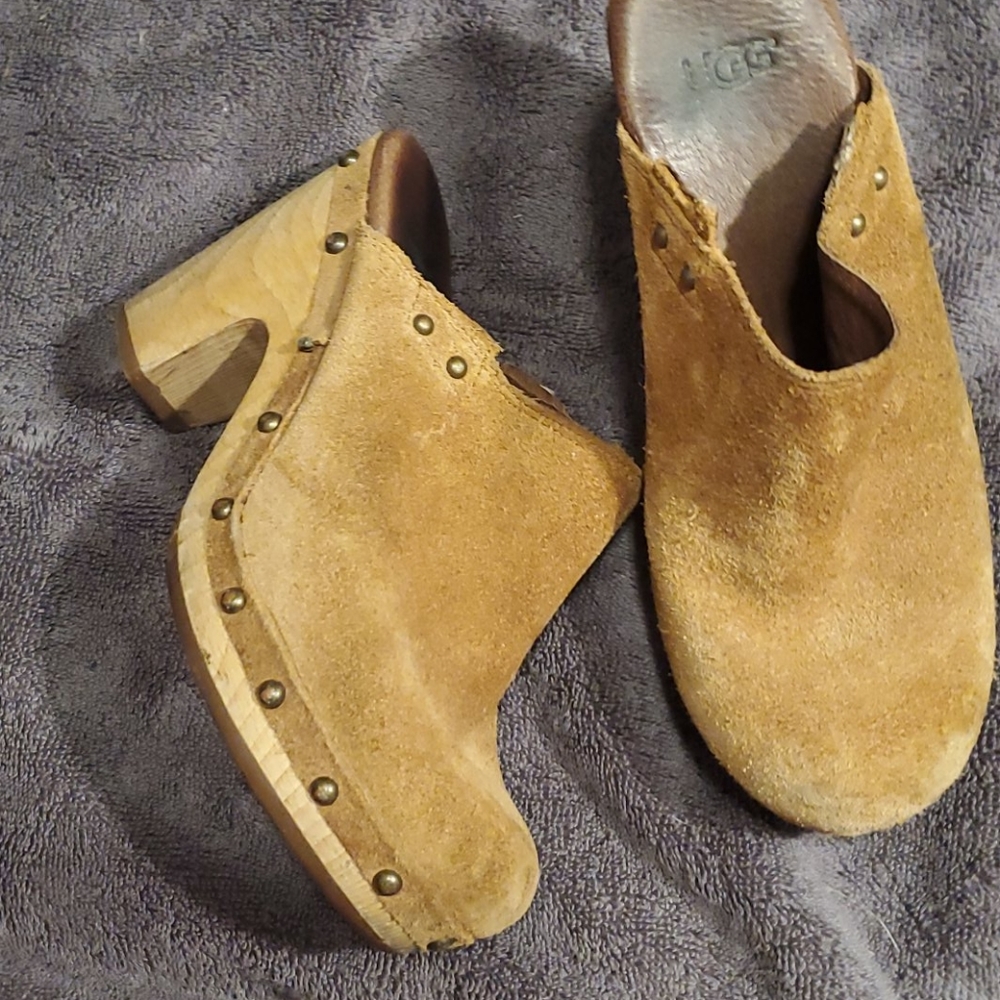 UGG TAN SUEDE WOODEN PLATFORM GLOG MULES SZ6